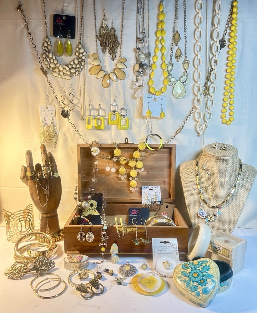 Grandma’s Yellow Themed VTG to Mod Estate Jewelry Box Lot 100+ Pieces/2.5lbs