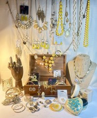 Grandma’s Yellow Themed VTG to Mod Estate Jewelry Box Lot 100+ Pieces/2.5lbs