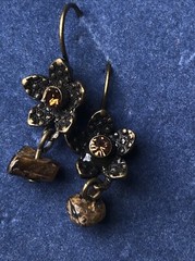 Tiger’s Eye Flower Stone Chip Brass Necklace Earring Set Signed NR Nancy & Rise