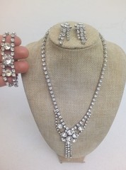Vtg Luxury Rhinestone jewelry set Statement Crystal Silver Clasp Bib Tone Clear