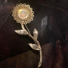VTG Filigree Flower Brooch Pin w Clear AB Margarita Rivoli Crystal Gold Tone 4”