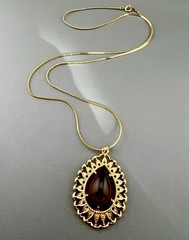Vintage Sarah Coventry Necklace Brown Lucite Teardrop Pendant Gold Tone Signed