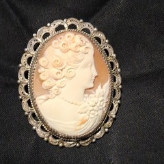 Vintage Italian Shell Cameo Brooch Pendant Gold Wash Over 800/835 Silver