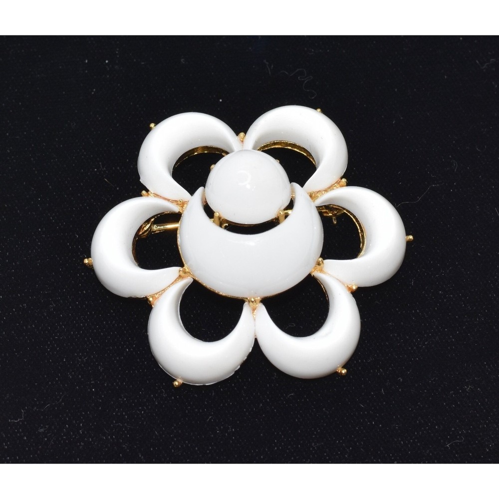 Vintage Crown TRIFARI Pat Pend White Lucite Half Moon & Sun Flower Brooch Pin