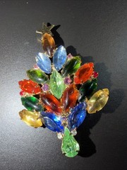 Vintage Colorful Goldtone Prong Set Christmas Tree Brooch Uranium Trunk