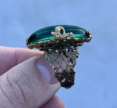 Vintage Emerald Green Glass Ribbed Cabochon Brass Filligree Ring Sz 10 Art Deco