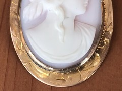 Antique Victorian 10K Yellow Gold Cameo Carved Shell Ornate Edge Brooch Pin