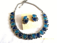 RARE LISNER MOLDED LUCITE LEAF RHINESTONE NECKLACE EARRINGS SET