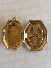Vintage Luzier Cameo Solid Perfume Locket Necklace Gold Tone Victorian Revival