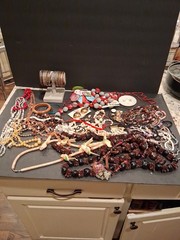 VTG costume jewelry lot Sell As Pictured Can Some Pieces Missing/broken (7)2