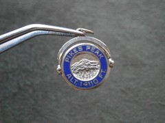 Pikes Peak Made it to Top Spinner Vintage Silvertone Enamel Charm Pendant 1.8g