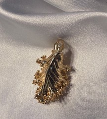 Vintage 1970s/80s Artisan 24K Gold-Dipped Leaf Pendant