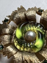 Rare Vintage EDLEE Green Art Glass Pearl Rhinestone Chunky Gold Tone Brooch 1947