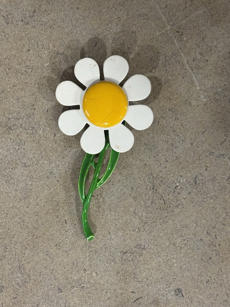 Flower on Stem Daisy Enamel Vintage Pin Brooch Metal J-398