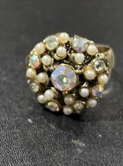 vintage ring size 7 faux pearls adjusts estate jewelry Some Band Wear