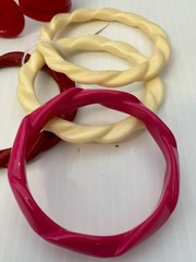 Vintage Plastic Resin Lucite Bangle Bracelet Lot 8pc Twisted Carved Hinged Cuff⁠