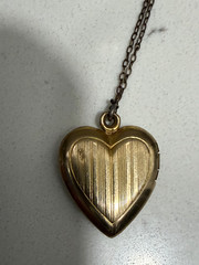 MCM vtg VARGAS 1/20 10K Gold-filled Heart Photo Locket Pendant Chain Necklace