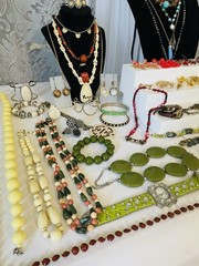 Jewelry addicts! Vintage Estate Costume AVON MONET 925 SOUTHWESTERN 89pc Lot