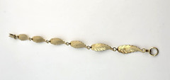 Vintage Nephrite Leaf Bracelet Gold Tone 935
