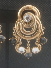 Signed CRAFT Goldtone intertwined circles black clear stones dangle earrings