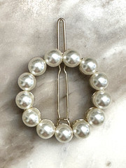 Chunky Faux pearl necklace w/ black & gold bead separators & matching hair clip