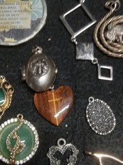 Costume Jewlery Necklace Pendant Lot