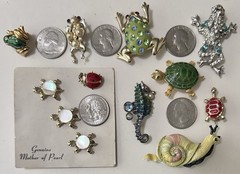 12 Vintage Brooch Lot FROGS TURTLES SNAIL SEAHORSE LADYBUG Enamel Rhinestone MOP