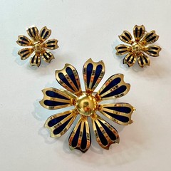 Large Vtg 1960s Gold Tone Navy Blue Enamel Flower Brooch Pin Earrings Set NICE!!