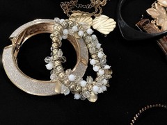 All Wearable Fashionable Very Good Jewelry Lot