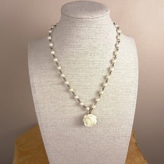 Vintage Rose Faux Pearl Bronze Necklace Y2K Era Icing Brand Retro Pinup Wedding
