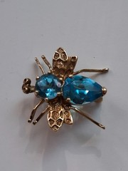 10k Yellow Gold Blue Topaz Bee Bug Fling Insect Pin Pendant Brooch
