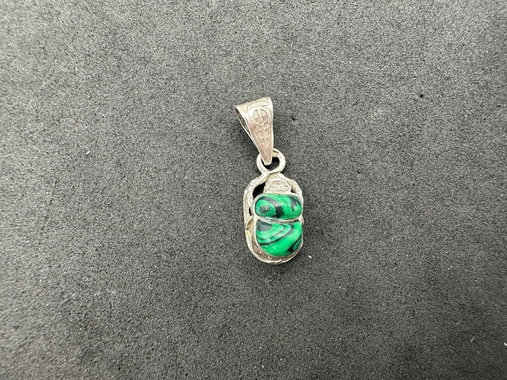 1.84g Vintage Sterling Silver 925 Green Black Swirl Scarab Pendant M