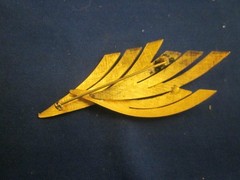 Vintage Matte Gold Tone Leaf Brooch Pin 3.5 inches