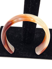 Vintage Natural Agate Cuff Bracelet in beautiful Satin Box 33g 6 inches