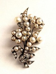 READ Victorian 10K 18K Mixed Metals Pearl Mine Cut Diamonds Leaf Flower Brooch