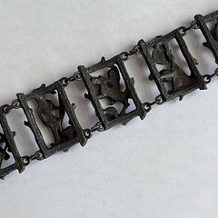 Vintage Metal Native American Motif Figural Panel Link Bracelet – Unsigned