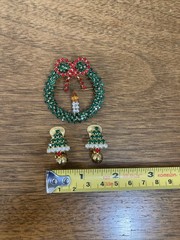 Vtg 60s Christmas Wreath Brooch & Matching Tree Clip-On Earrings Rhinestone Set