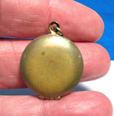 GOLD FILLED FRENCH ENAMEL ROUND LOCKET ROSE 20 MM 4.7 GRAMS VINTAGE J-459