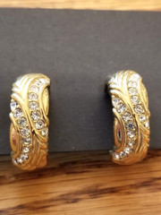 BEAUTIFUL VINTAGE NAPIER GOLD TONE SCREW BACK CLIP ON EARRINGS WITH RHINESTONES