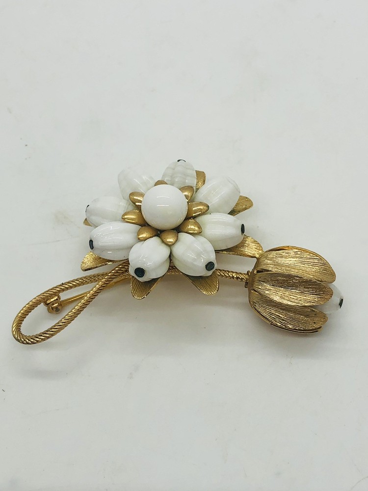 Vintage goldtone white bead floral spray brooch see description