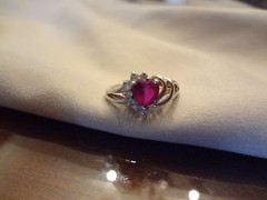 #195–VINTAGE STERLING SILVER HEART RING-925-SIZE-7 1/2–VERY NICE STONES-