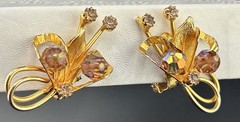 Hobé Gold Tone Flower Clip On Earrings W Amber/Champagne AB Crystals