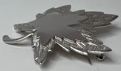Vintage Signed Monet Silver Tone Maple Leaf Brooch Pin