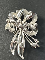 Vintage Sterling Silver Leaf & Ribbon Brooch Pendant / Pin, 8g, Mid-Century 2”