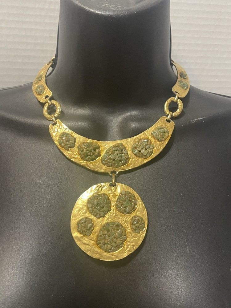 Vintage Large Gold Tone Modernist Necklace W Green Stone Accents Hammered