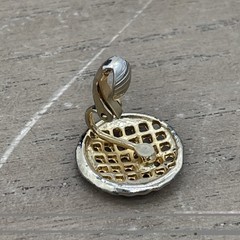 Vintage Unbranded Gold Clip On Earrings With Raised Striped Horizontal Pattern