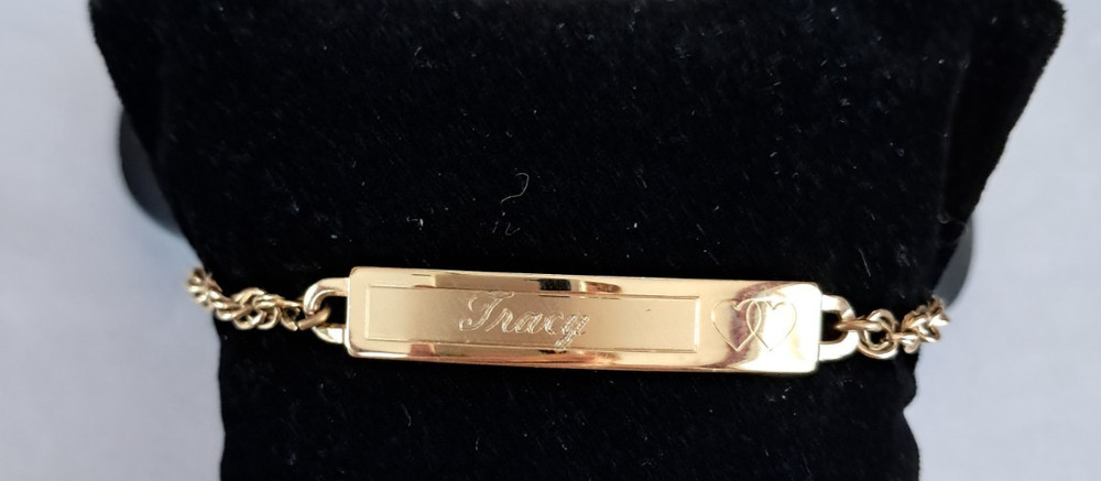 Vintage Speidel USA ID Identification Bracelet Tracy Gold Tone Hearts