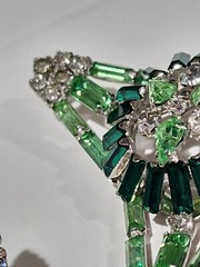 Juliana D&E Delizza Elster GREEN Art Deco Triangular Brooch Pin Earrings Set