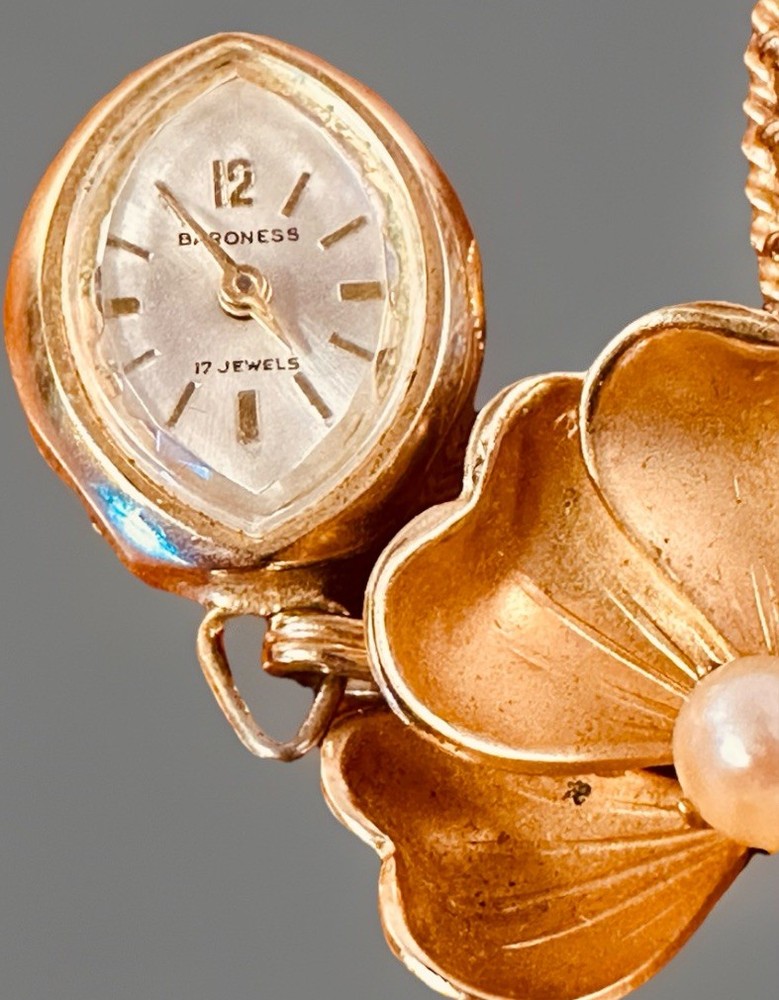 VINTAGE BARONESS SWISS 17 JEWEL WIND-UP BROACH WATCH, RUNS!