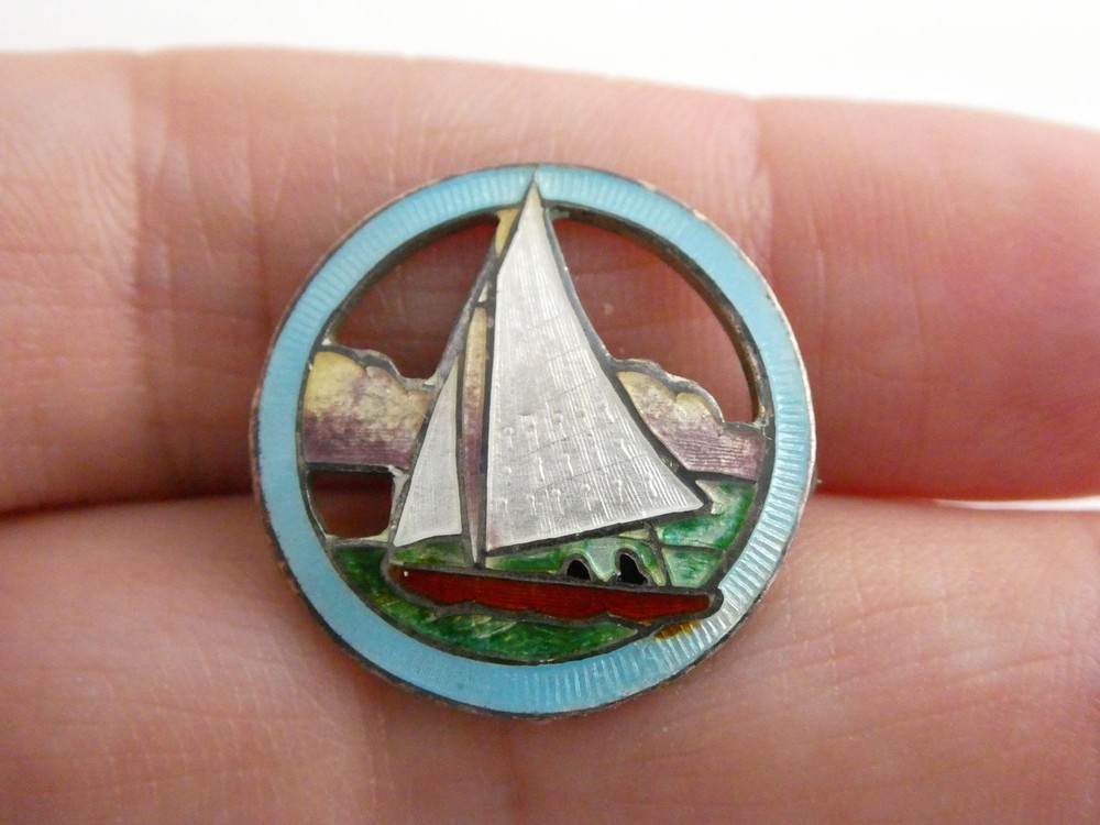 Vintage Guilloche Enamel Sterling Silver Sailboat in Harbor Brooch Pin 3.5g 21mm